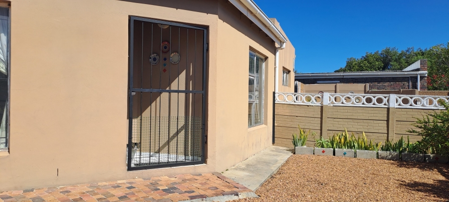 To Let 2 Bedroom Property for Rent in Anchorage Park Western Cape
